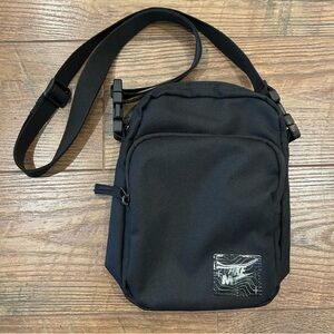 Nike Air Max Heritage Crossbody Bag Black